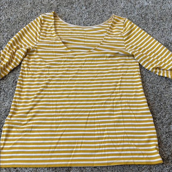 Old Navy Yellow and White Relaxed 3/4 Sleeve Tunic - Picture 2 of 3